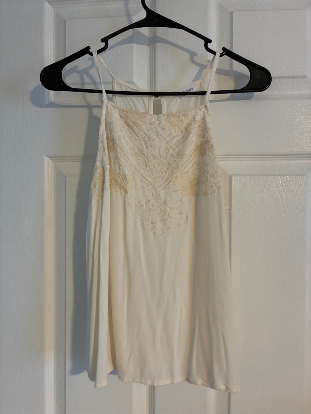Eyeshadow Cream Lace-Embroidered Spaghetti Strap Cami